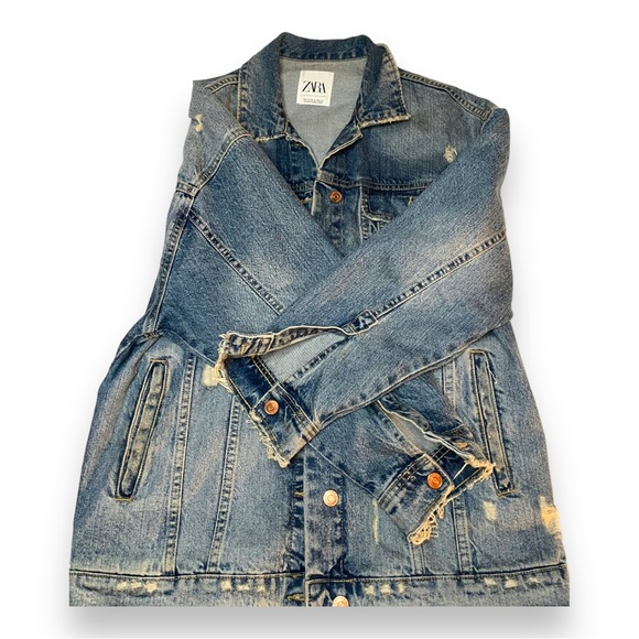 Zara Oversized Distressed Denim Jacket (Size M) - Picture 4 of 7